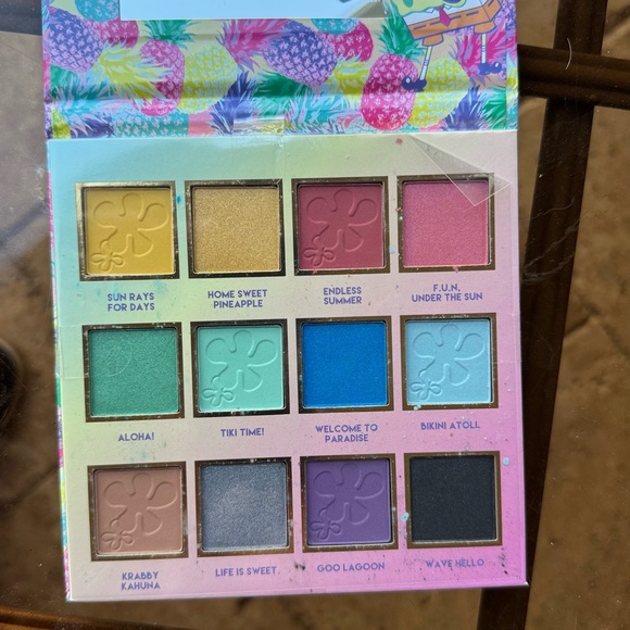 SPONGEBOB Eyeshadow Palette 12 shades - Picture 7 of 7